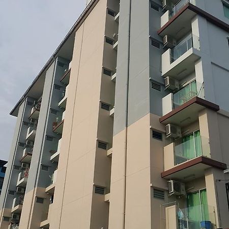 Aspen Residence Chonburi Bagian luar foto