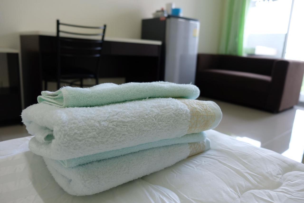 Aspen Residence Chonburi Bagian luar foto