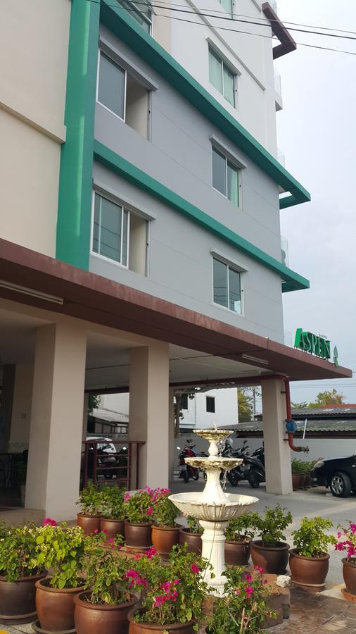 Aspen Residence Chonburi Bagian luar foto