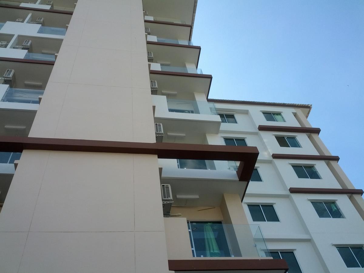 Aspen Residence Chonburi Bagian luar foto