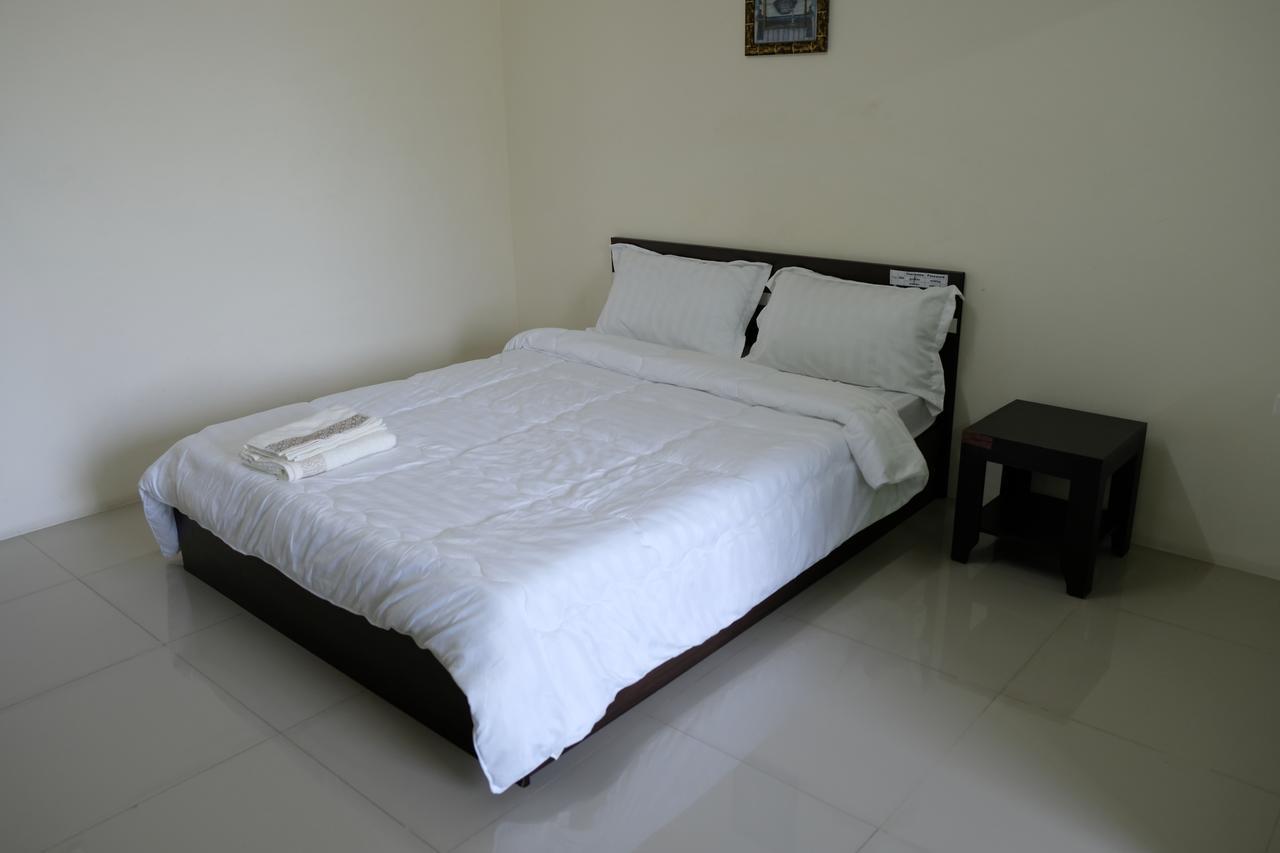 Aspen Residence Chonburi Bagian luar foto
